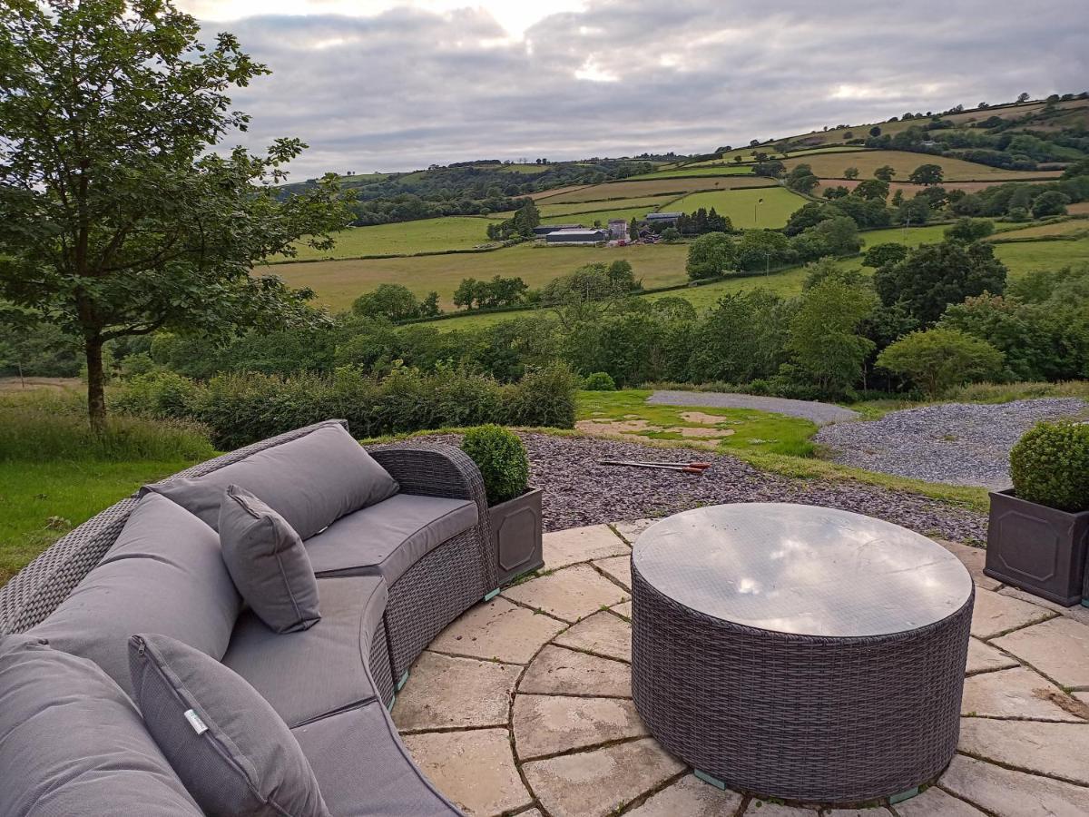 Oak Tree Farm Hotel Llanfynydd ภายนอก รูปภาพ