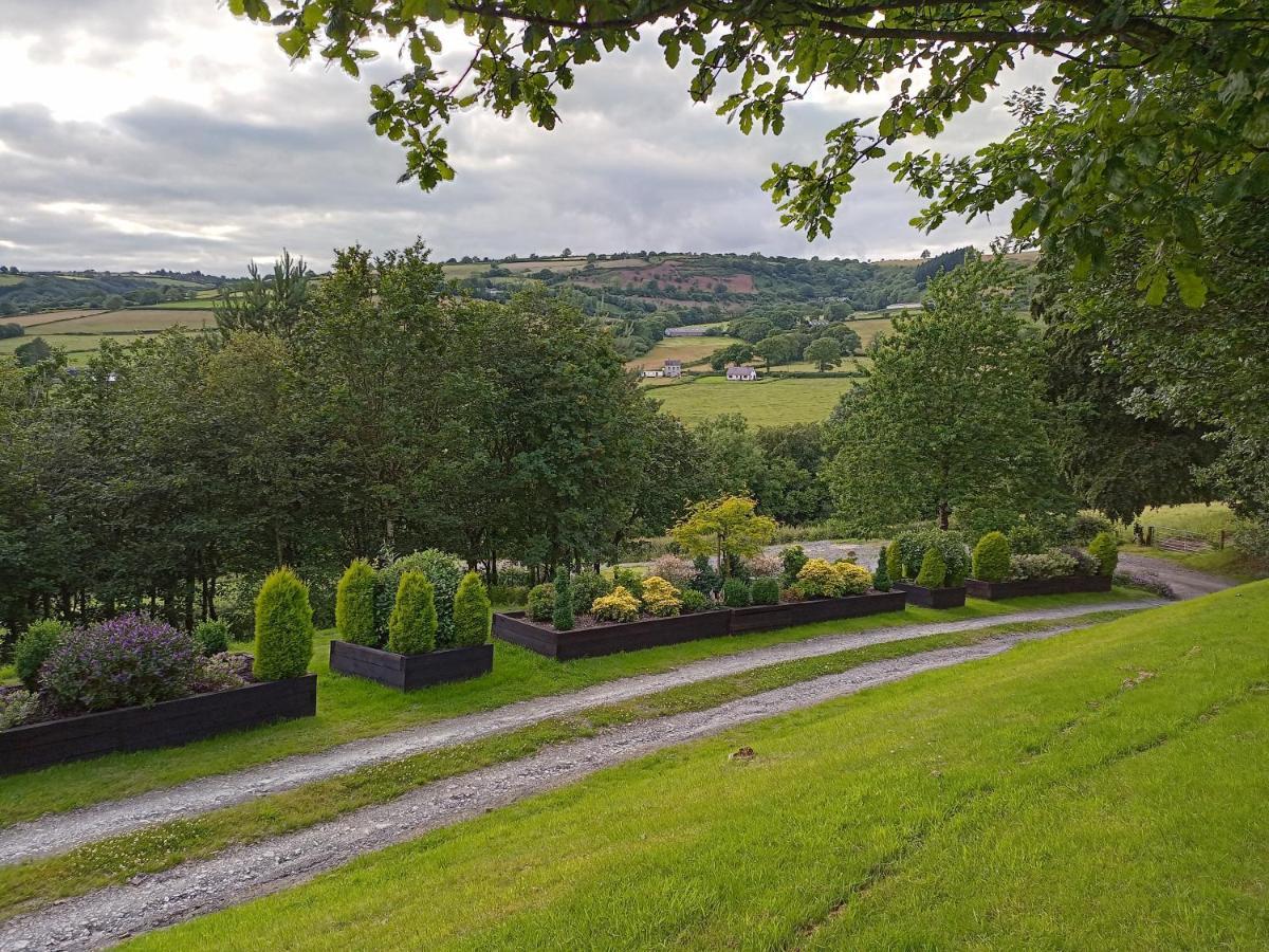 Oak Tree Farm Hotel Llanfynydd ภายนอก รูปภาพ
